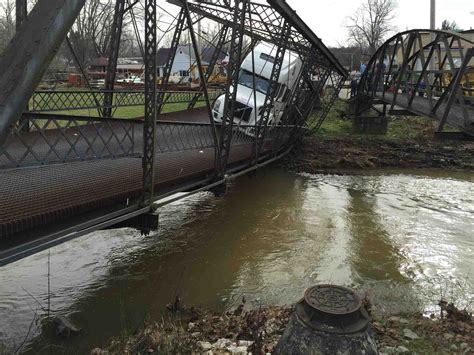 bridge that destroys trucks